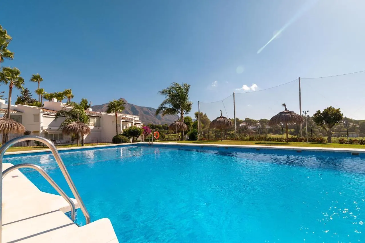 Duplex In Nueva Andalucia, Golfers Paradise マルベーリャ