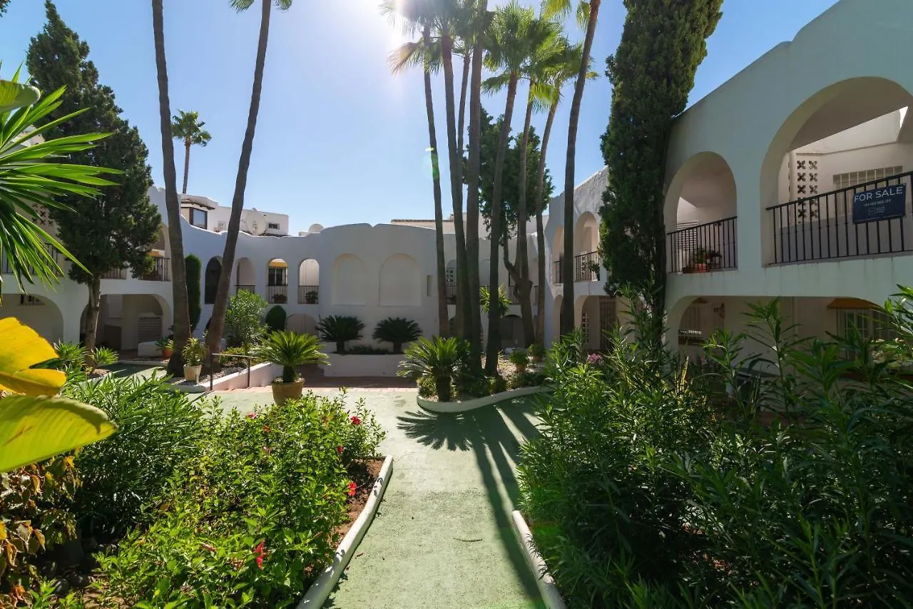 Duplex In Nueva Andalucia, Golfers Paradise マルベーリャ