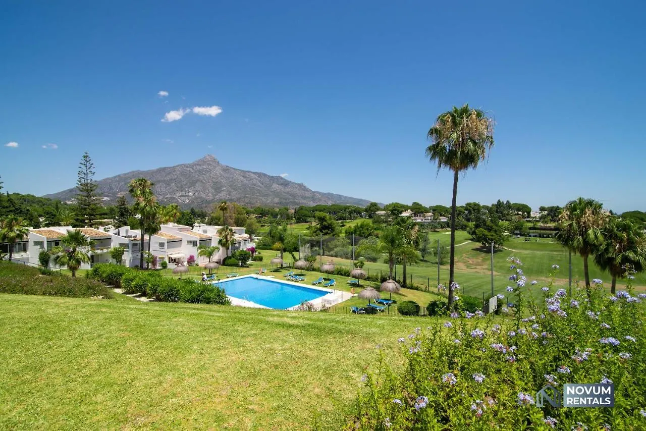 Duplex In Nueva Andalucia, Golfers Paradise マルベーリャ アパート